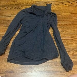 perfect condition, worn twice, lululemon half zip long sleeve, size 6